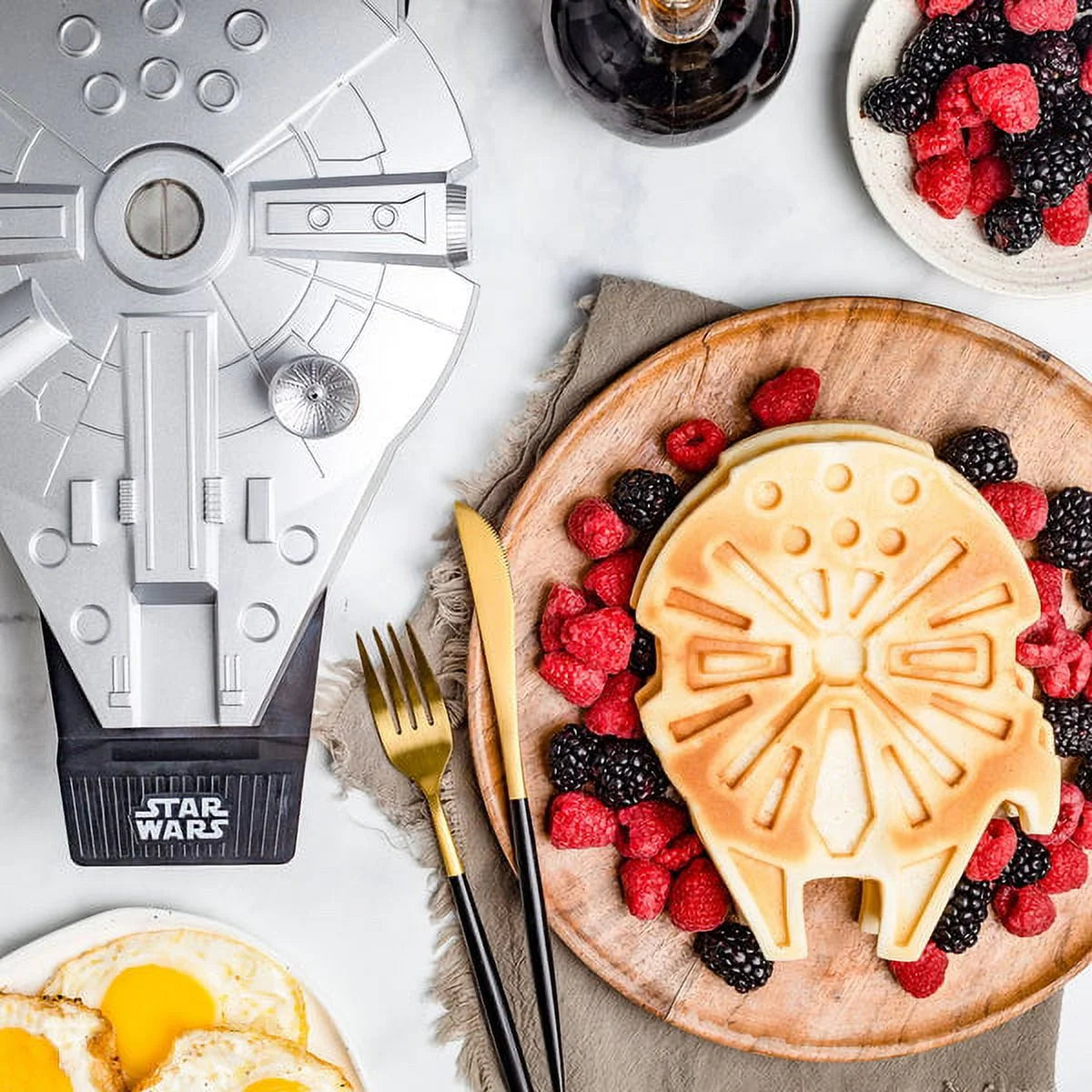 Star Wars Millennium Falcon Waffle Maker H840
