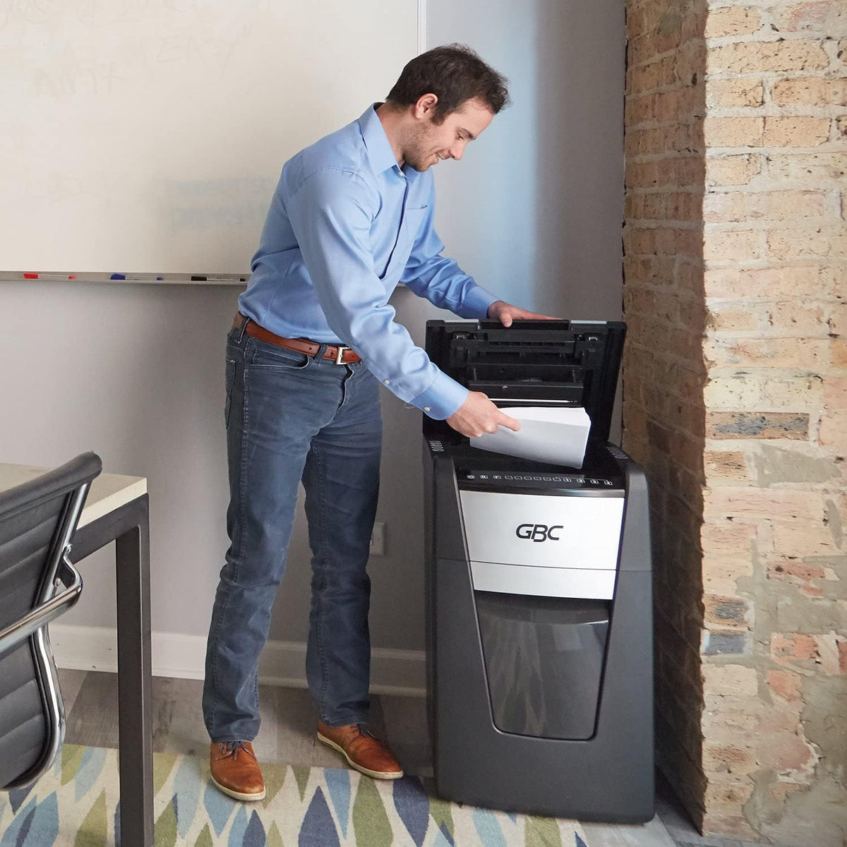 Auto Feed+ 230 Sheet Capacity Micro-Cut Paper Shredder J55118
