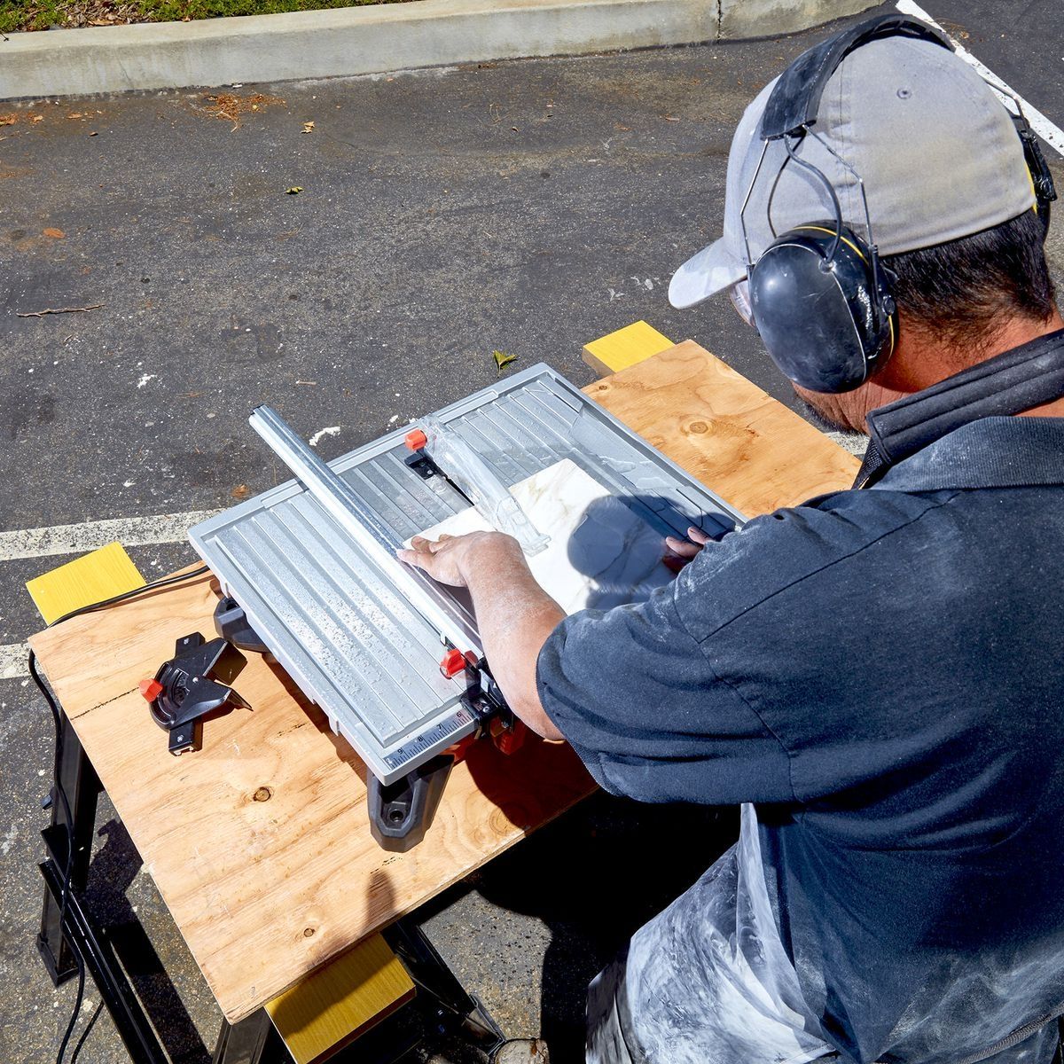 6.5 Amp 7 in. Table Top Wet Tile Saw E994589