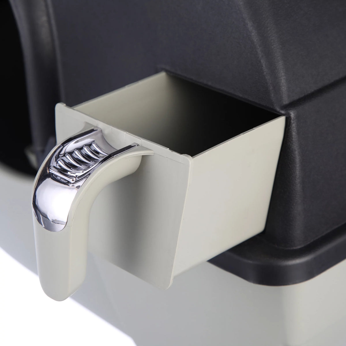 Black Self-Cleaning Litter Box V173359