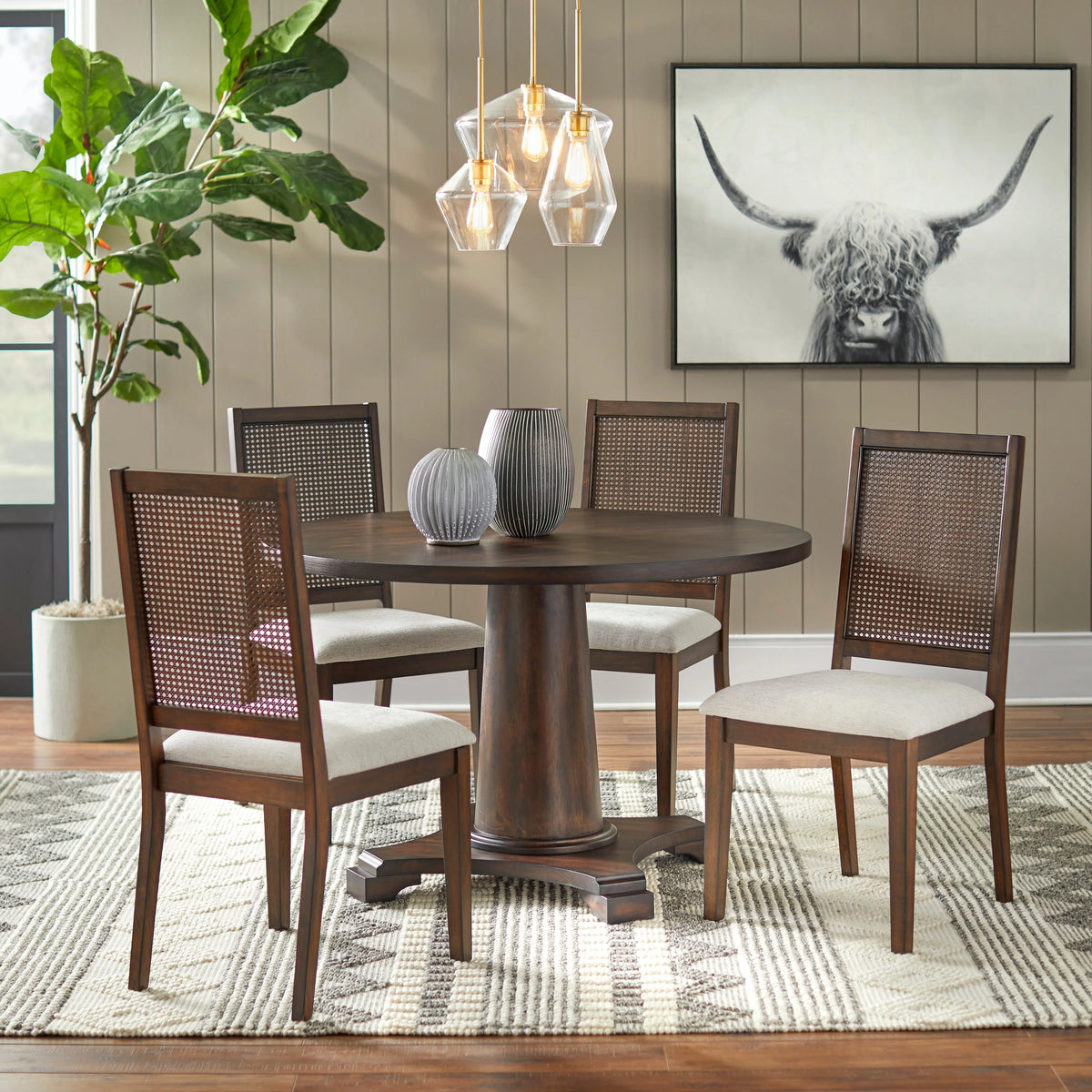 White Pedestal Table R4377