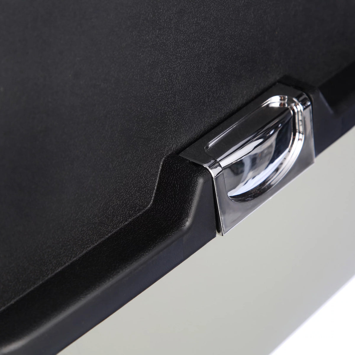 Black Self-Cleaning Litter Box V173359