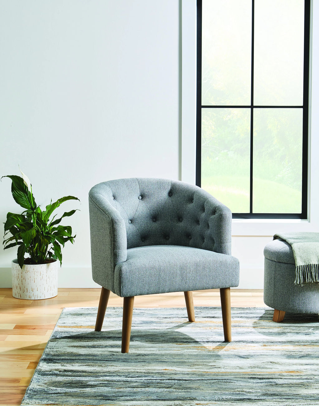 Velvet Accent Chair S5004